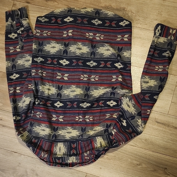 American Eagle Outfitters Geometric Button-Up Shirt - Picture 4 of 4